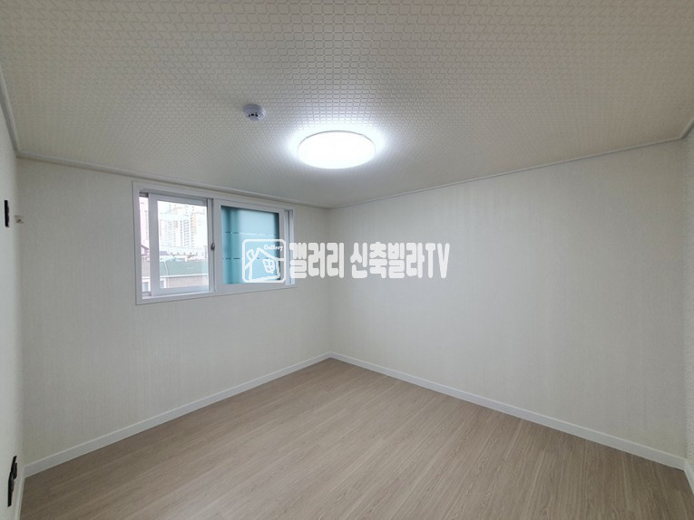 경기 수원장안구 송죽동 만석공원 앞 공세권 신축빌라 귀한 2룸 구조~!! ㄷ자형 주방, 넓은거실 분양 매물번호 10870 사진 5