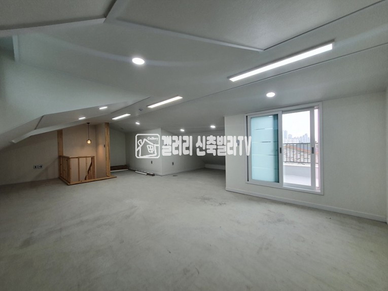 경기 수원장안구 송죽동 만석공원 앞 공세권 로망의 복층+테라스 3룸구조 신축빌라~!! ㄷ자형 주방, 넓은거실 분양 매물번호 10872 사진 16